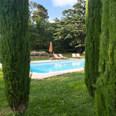 Domaine Saint Pierre De Trapel