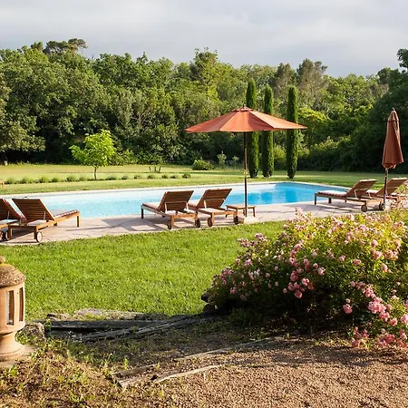 Penzion Domaine Saint Pierre De Trapel *