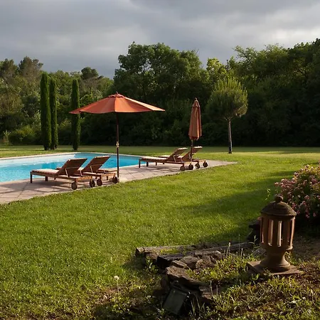 Penzion Domaine Saint Pierre De Trapel *